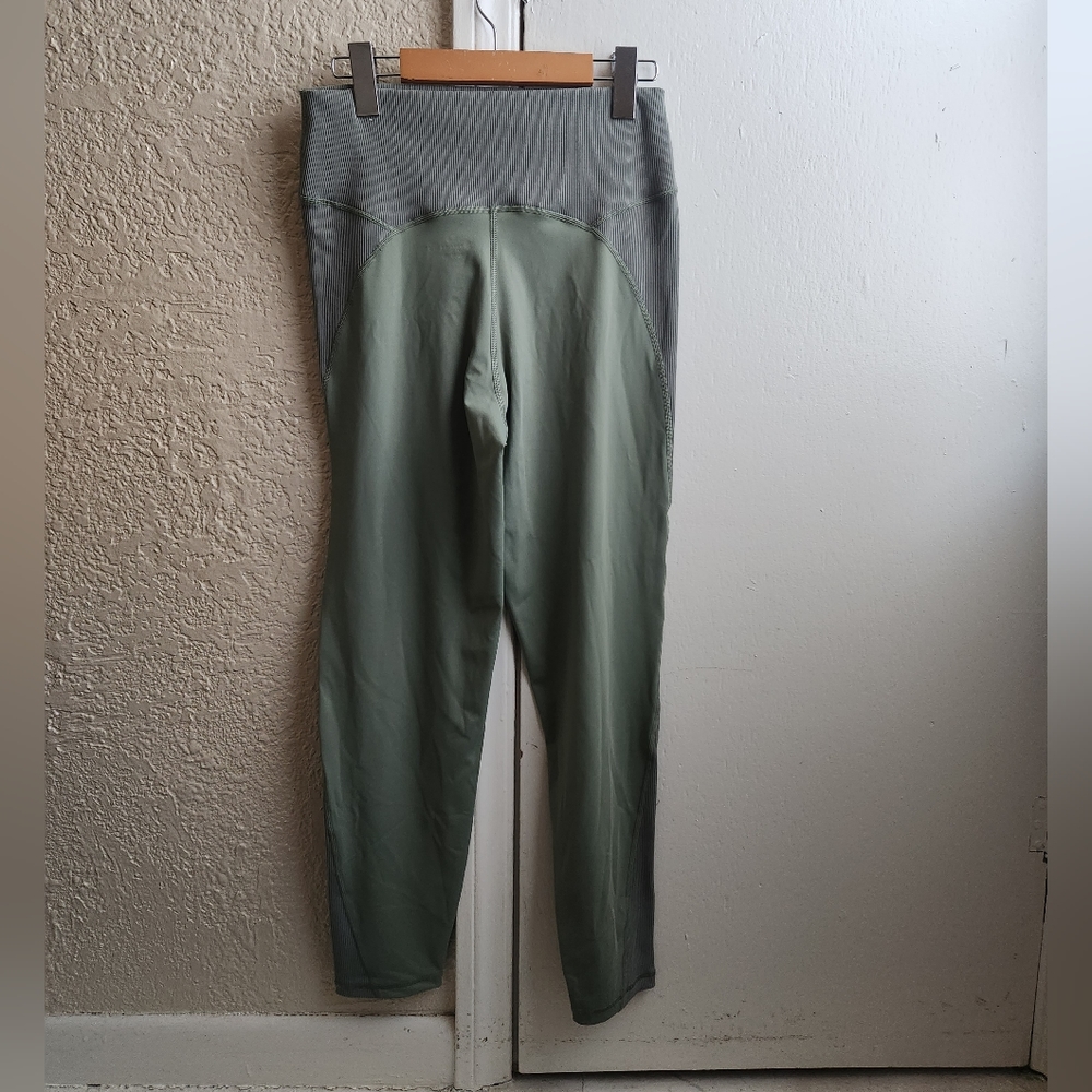 NWOT aerie- Goals 7/8 Legging - Picture 3 of 8